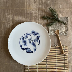 Assiette japonaise décor bleu "matsu"